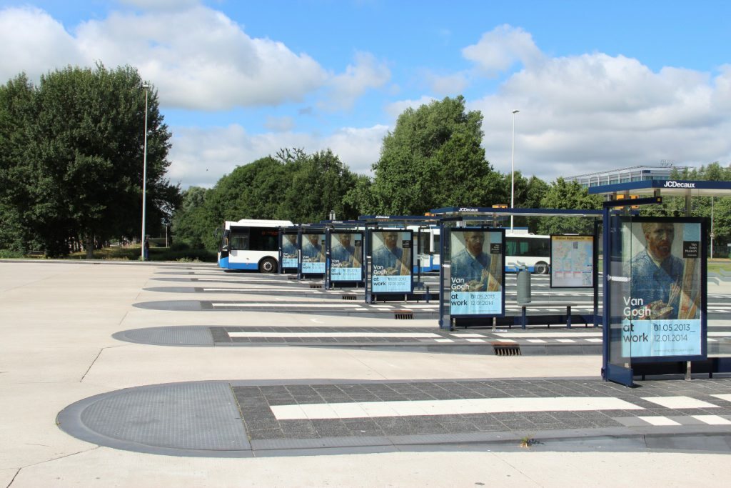 P347-Busstation_Holendrecht.jpg